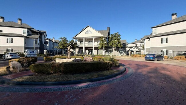 Foto del edificio - 15000 W Airport Blvd