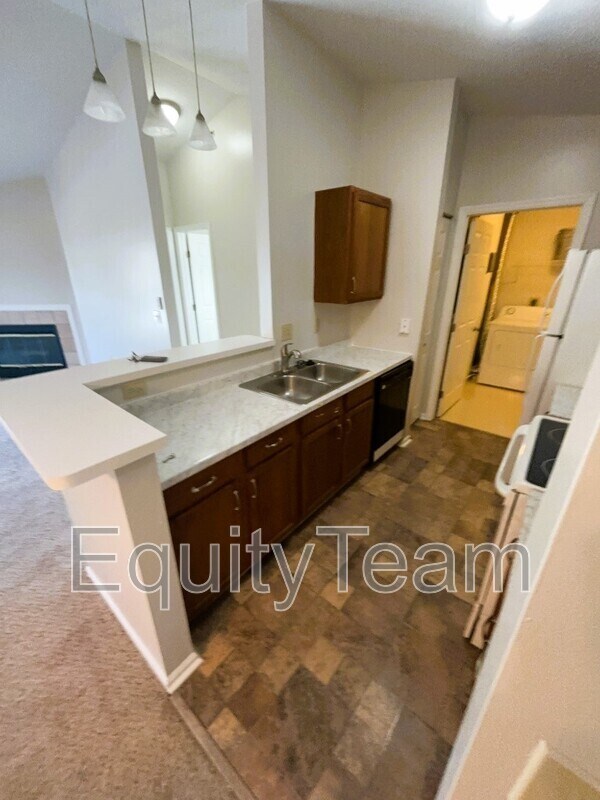 Foto del edificio - 7540 Shawnee Ln