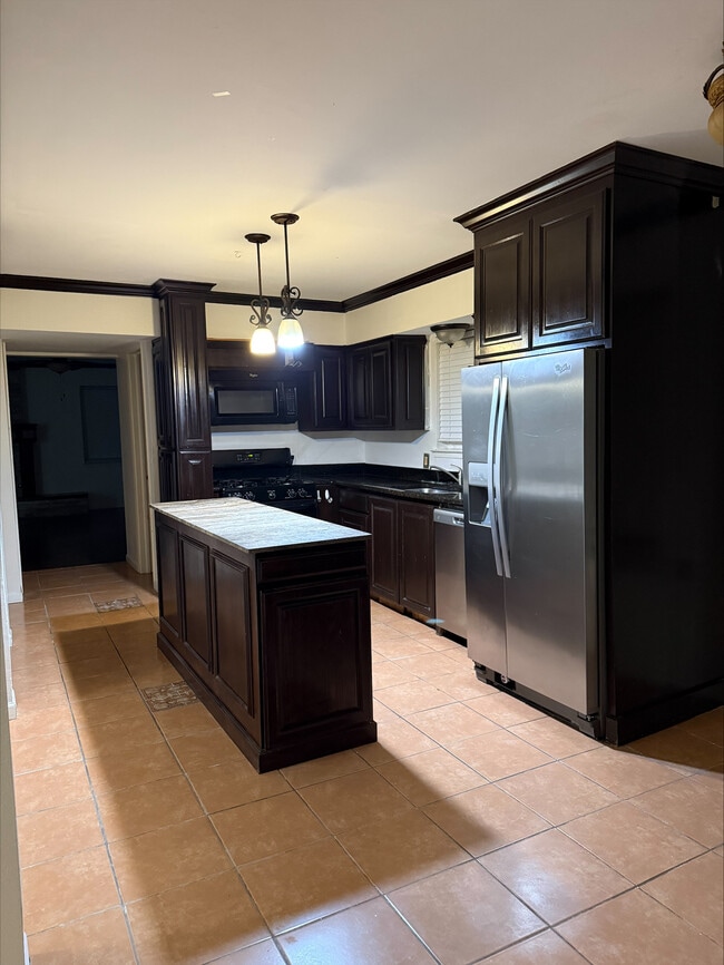 kitchen - 1333 Carriage Dr