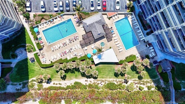 Foto del edificio - 9500 S Ocean Dr