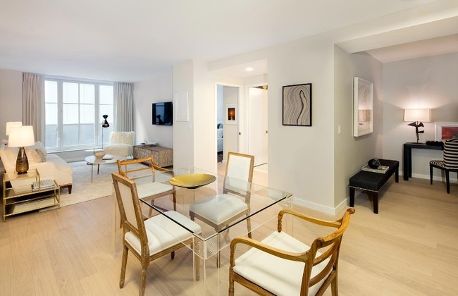 Building Photo - 535 W 43rd St
