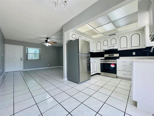 Foto del edificio - 320 SW 1st St