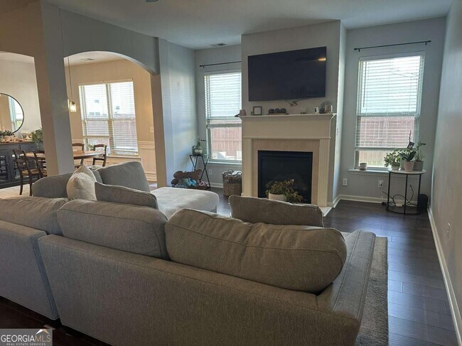 Foto del edificio - 236 Highland Village Ln