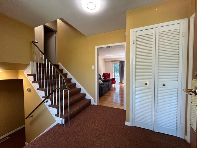 Building Photo - 2390 Speyside Dr