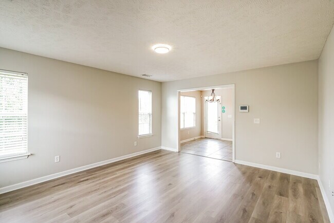 Building Photo - 1013 Tammy Sue Ln