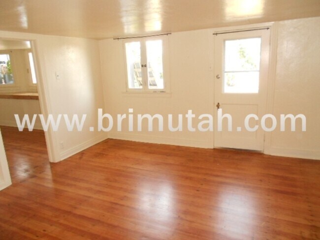 Foto del edificio - 1258 E Emerson Ave