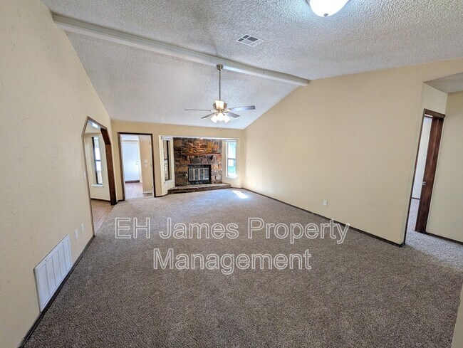 Foto del edificio - 1707 S 138th E Ave