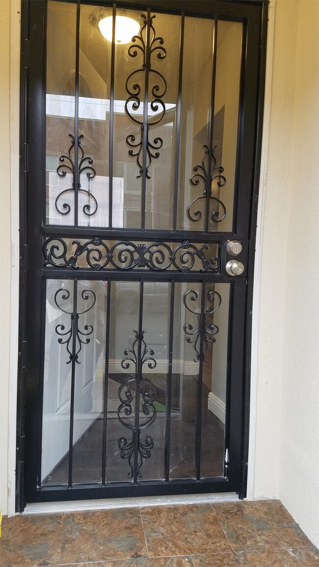 Foto del edificio - 2137 Rowan St