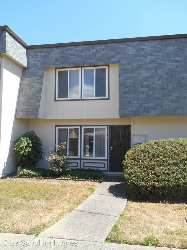 Primary Photo - 2425 Arf Ave