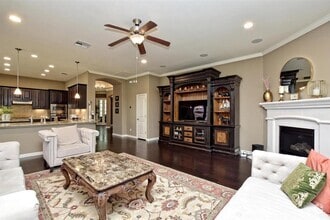 Building Photo - 18113 Lipan Apache Cove