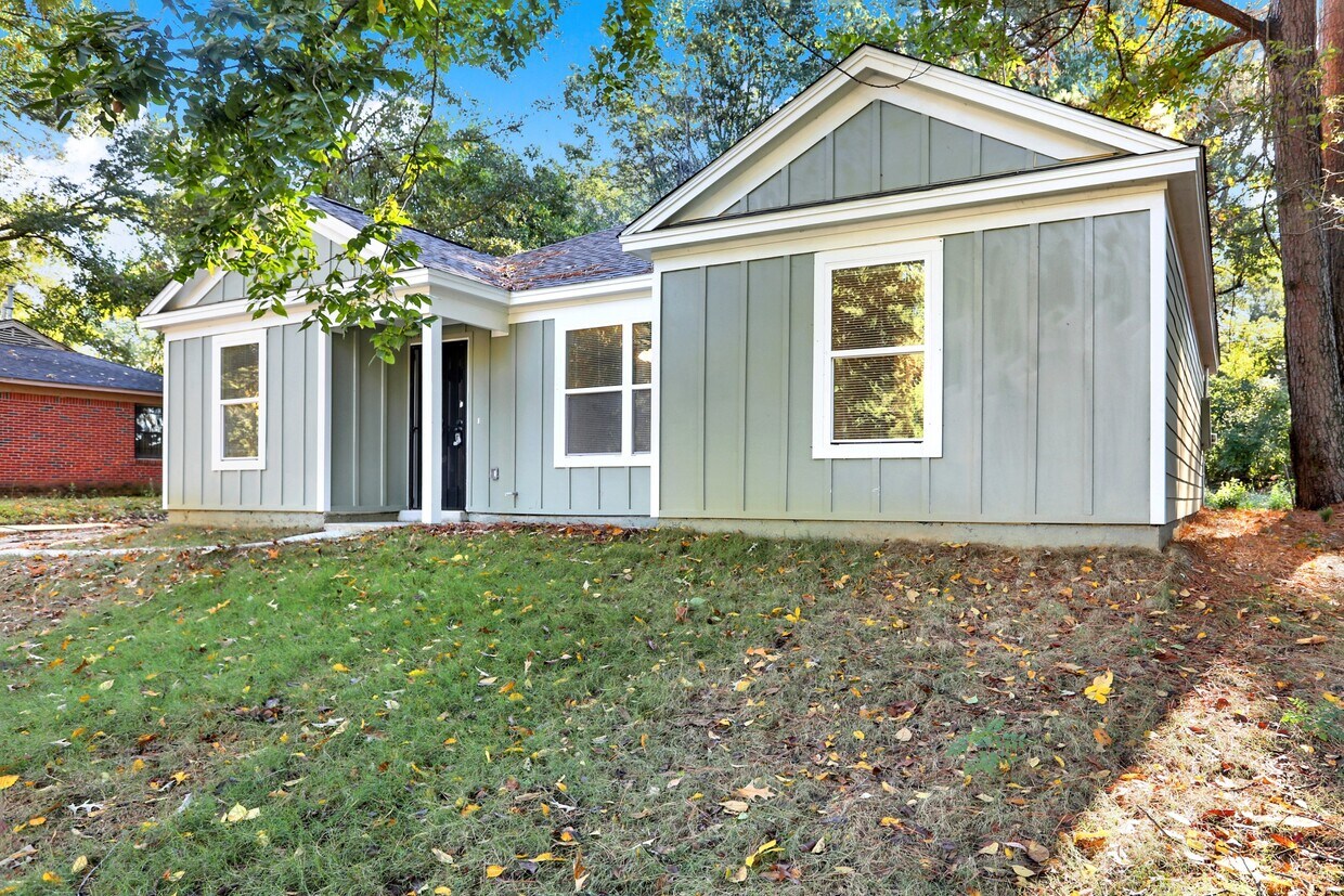 Foto principal - 2939 Lake Park Rd