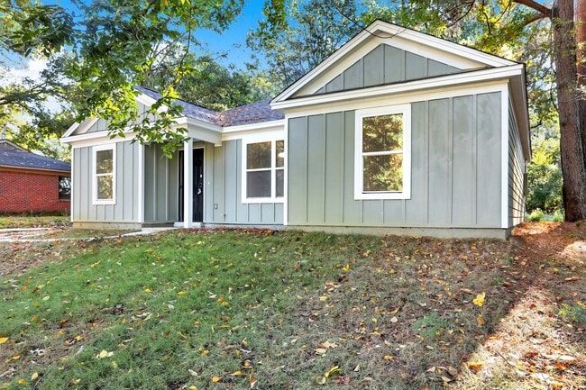 Photo - 2939 Lake Park Rd House