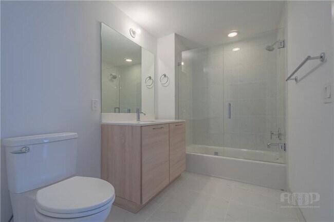 Foto del edificio - 16385 Biscayne Blvd