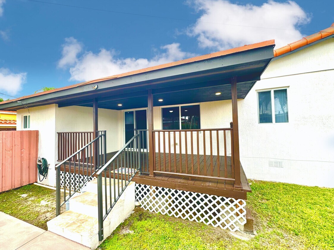 Foto principal - 8260 SW 27th Ter