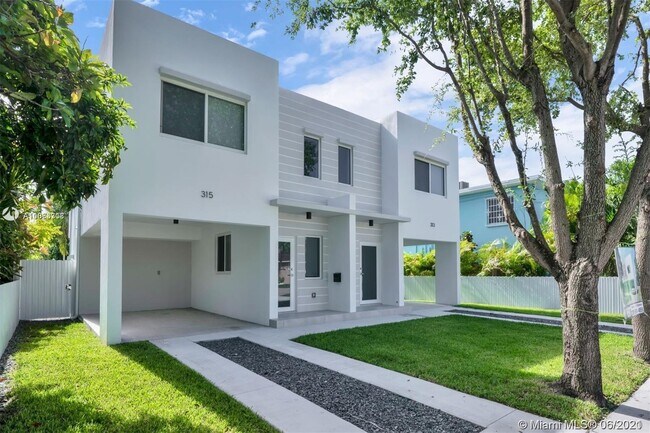 Foto del edificio - 313 NW 34th Ave