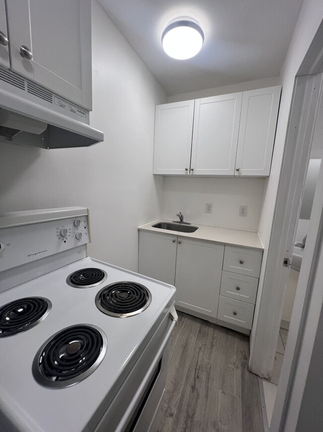 Building Photo - 379 Cooper St