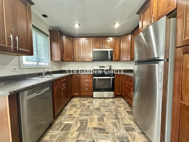 Building Photo - 519 Garden Cir