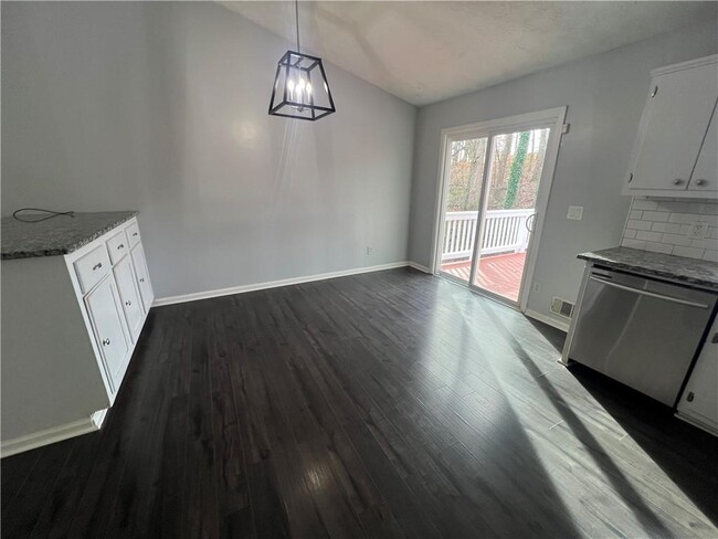 Foto del edificio - 5568 Elderberry Ln