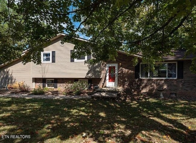 Photo - 128 Farlow Dr House