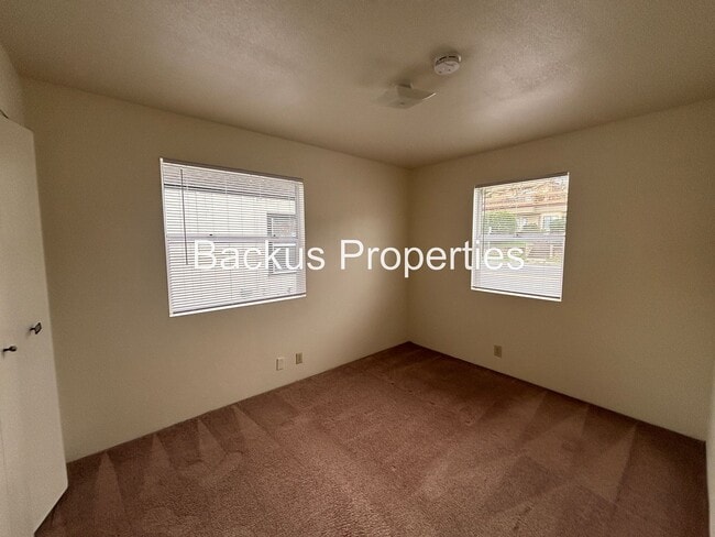 Building Photo - Darling two bedroom home in Monterey