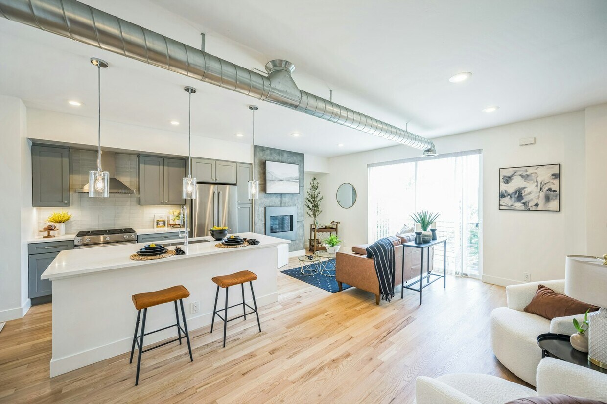Foto principal - 4922 Lowell Blvd