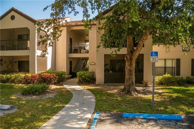 Building Photo - 2214 Arbour Walk Cir