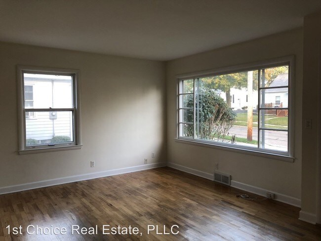Building Photo - 3 br, 1.5 bath House - 1921 Victor Ave.