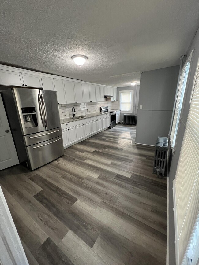 Building Photo - 85 Chestnut St