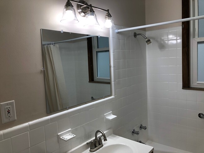 Bathroom - 6033 Woodbine St