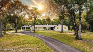 Building Photo - 2318 Old Samsula Rd