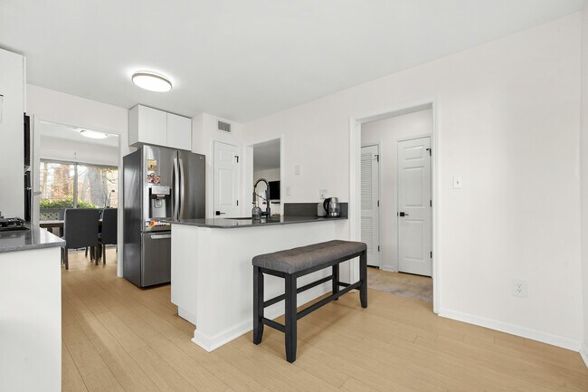 Foto del edificio - 1242 Weatherstone Dr NE