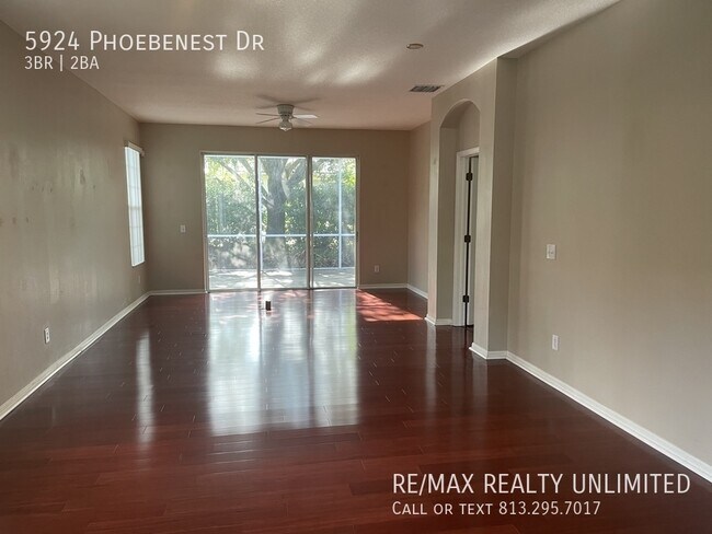 Foto del edificio - 5924 Phoebenest Dr