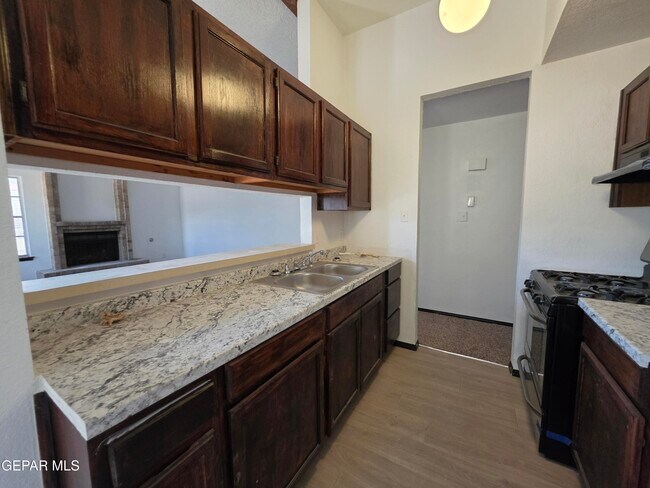 Foto del edificio - 6056 Belladonna Cir