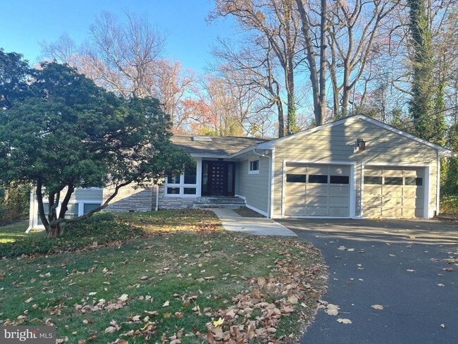 Foto del edificio - 100 Tudor Ln