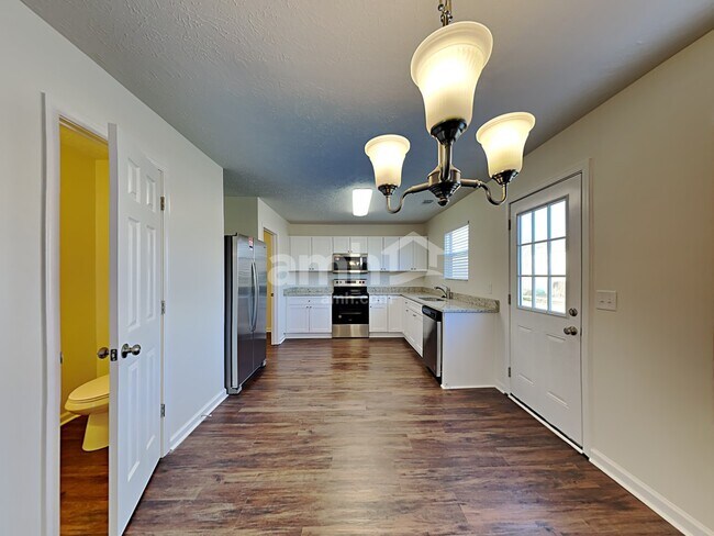 Foto del edificio - 2648 Sutherland Dr