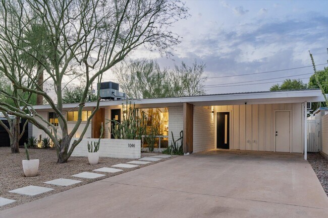 Building Photo - 1044 E Northview Ave