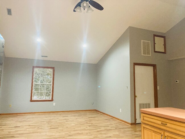 Foto del edificio - 17846 Clarke Rd