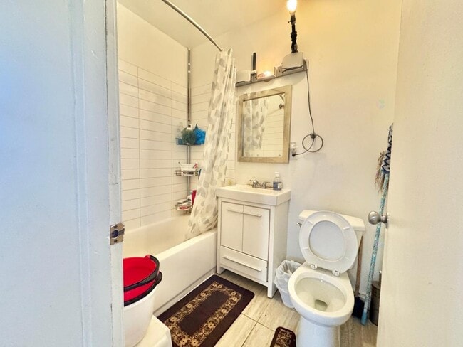 Photo du bâtiment - 349 Bd Graham