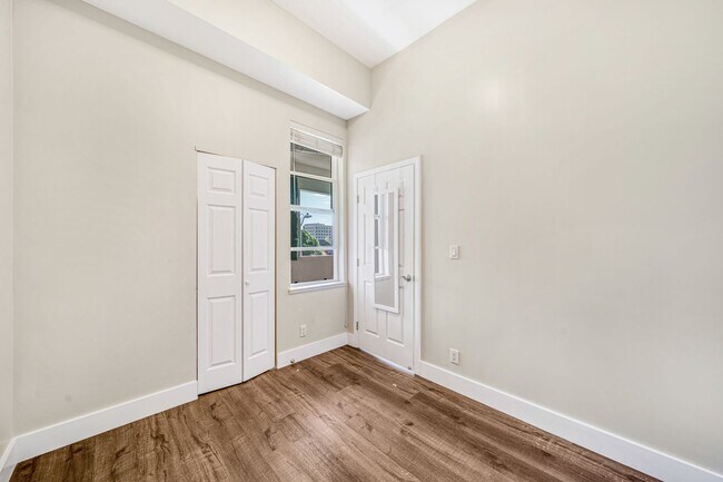 Building Photo - MISSION APARTMENT FOR RENT $5,000