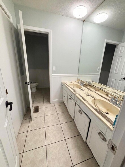 Foto del edificio - 7342 Valley Ln