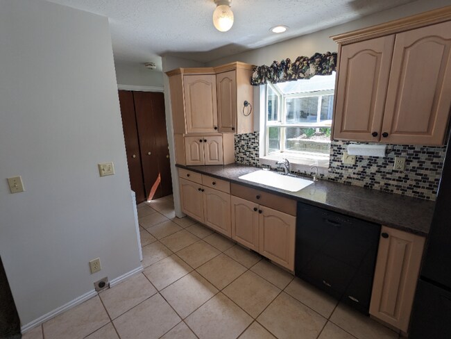 Foto del edificio - 90 N 500 E