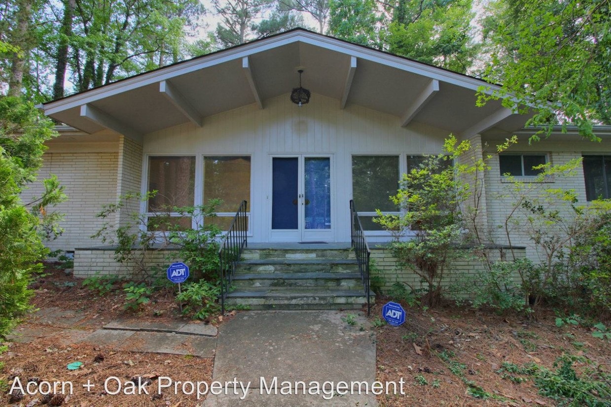 Primary Photo - 705 Reynolds Ave