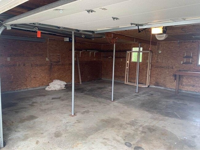 Building Photo - 5110 W Springfield Ave
