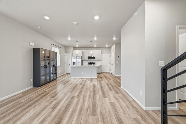 Building Photo - $2,295.95 4 bed, 2.5 bath located in Colorado Springs with a washer and dryer.
