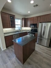 Building Photo - 1406 Mosaic Glen