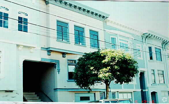 Building Photo - 135 9th Ave