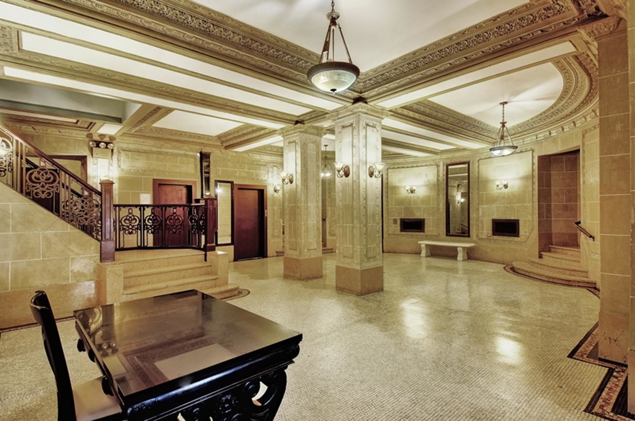 Foto principal - 730 Riverside Drive