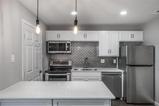Building Photo - 4708 San Jacinto St