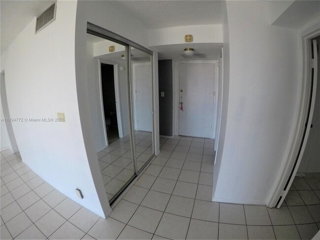 Foto del edificio - 1800 Collins Ave
