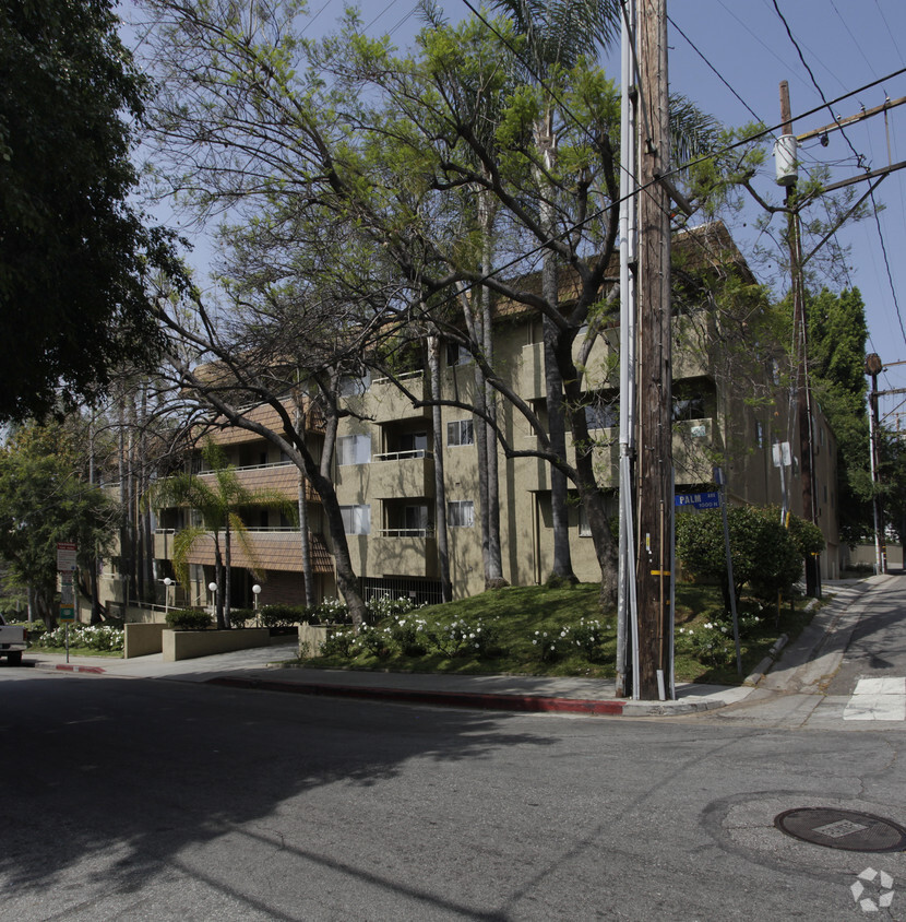 1011 N Palm Avenue - 1011 N Palm Ave